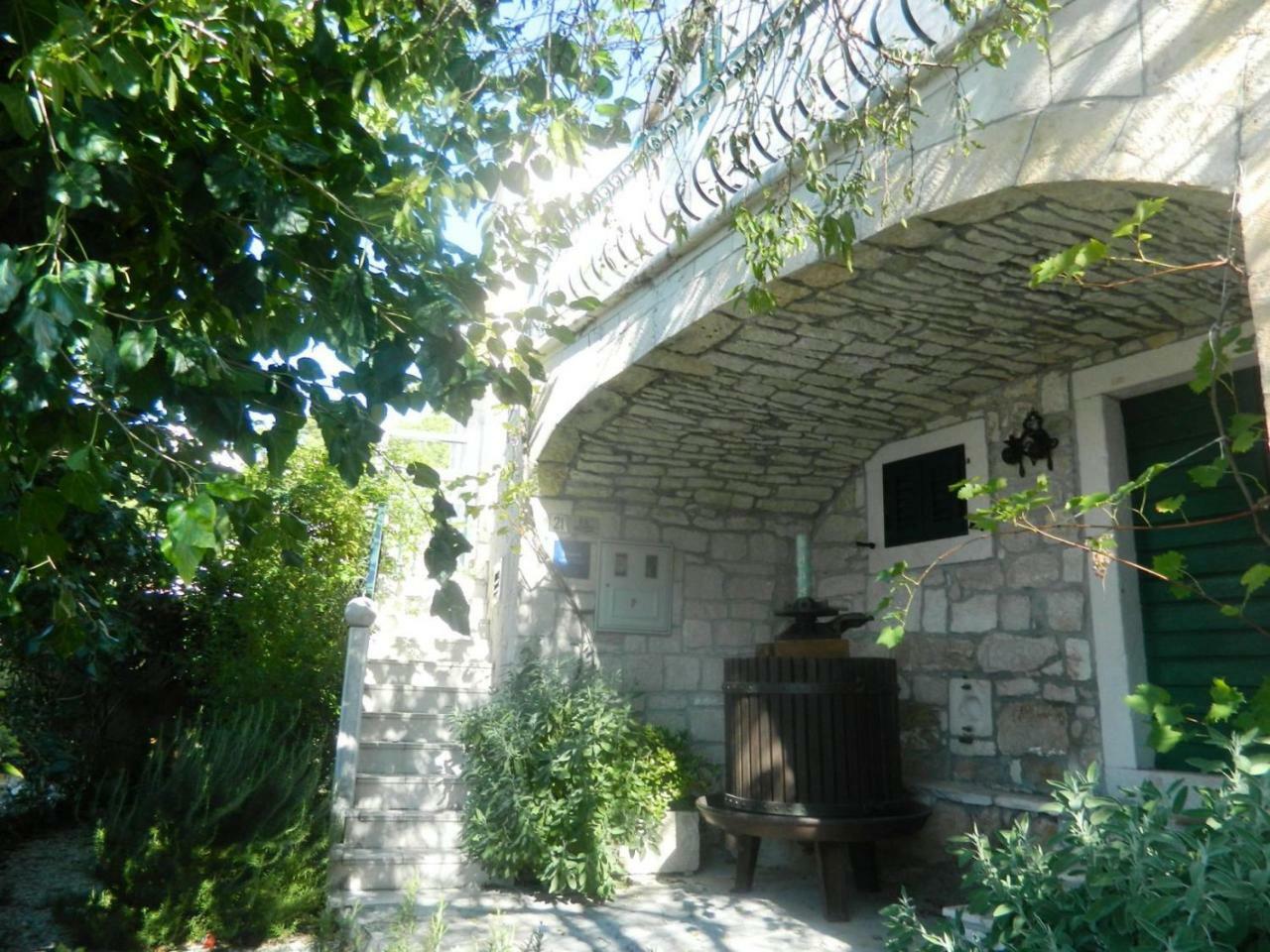 ברלה Villa Nikola מראה חיצוני תמונה